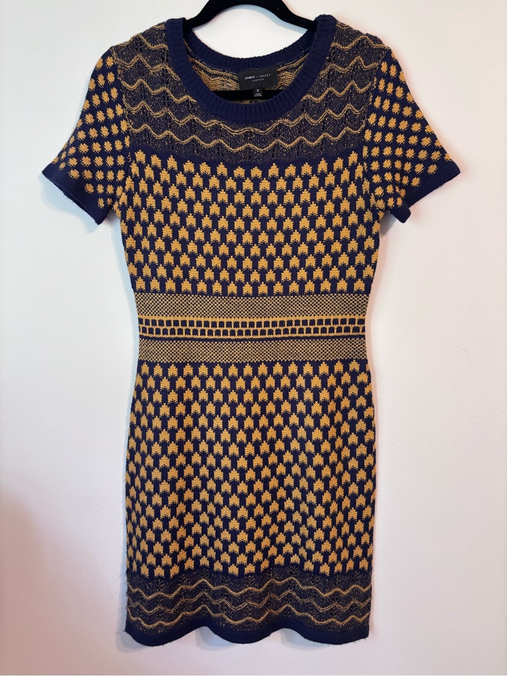 Romeo + Juliet Couture Pattern Knit Sweater Dress - Navy & Gold Size S